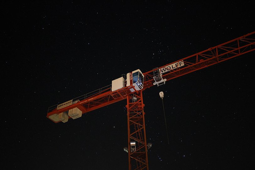 sky_crane_by_phoe85_d82fftl.jpg sky_crane_by_phoe85_d82fftl.jpg