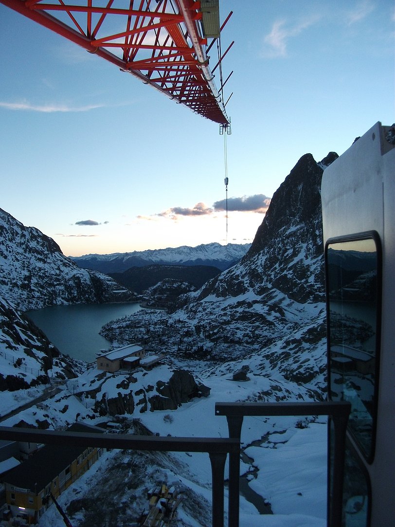 Garrido_Fernando_3.jpg (Lifting Mountains) Garrido_Fernando_3.jpg (Lifting Mountains)